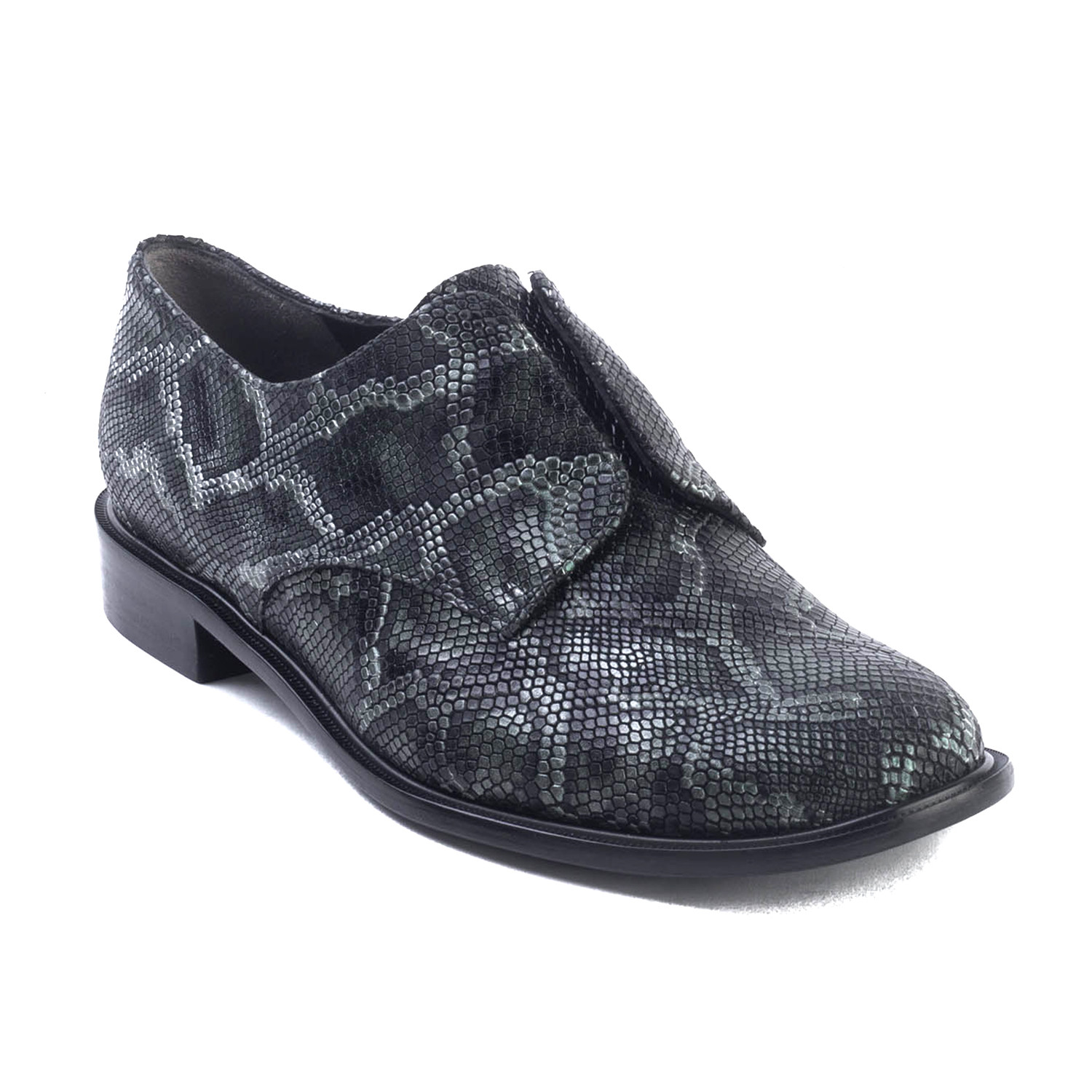 leather laceless shoes