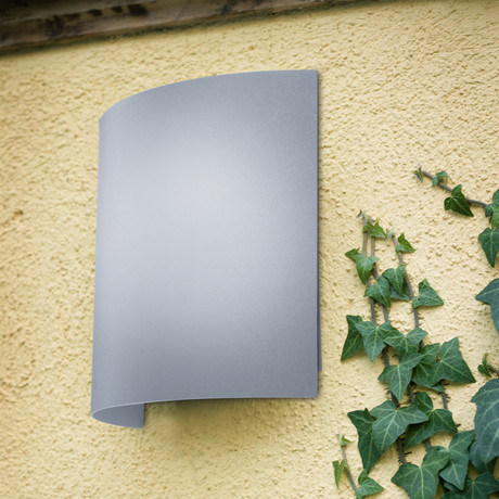Integrated LED Outdoor Wall Light // Silver
