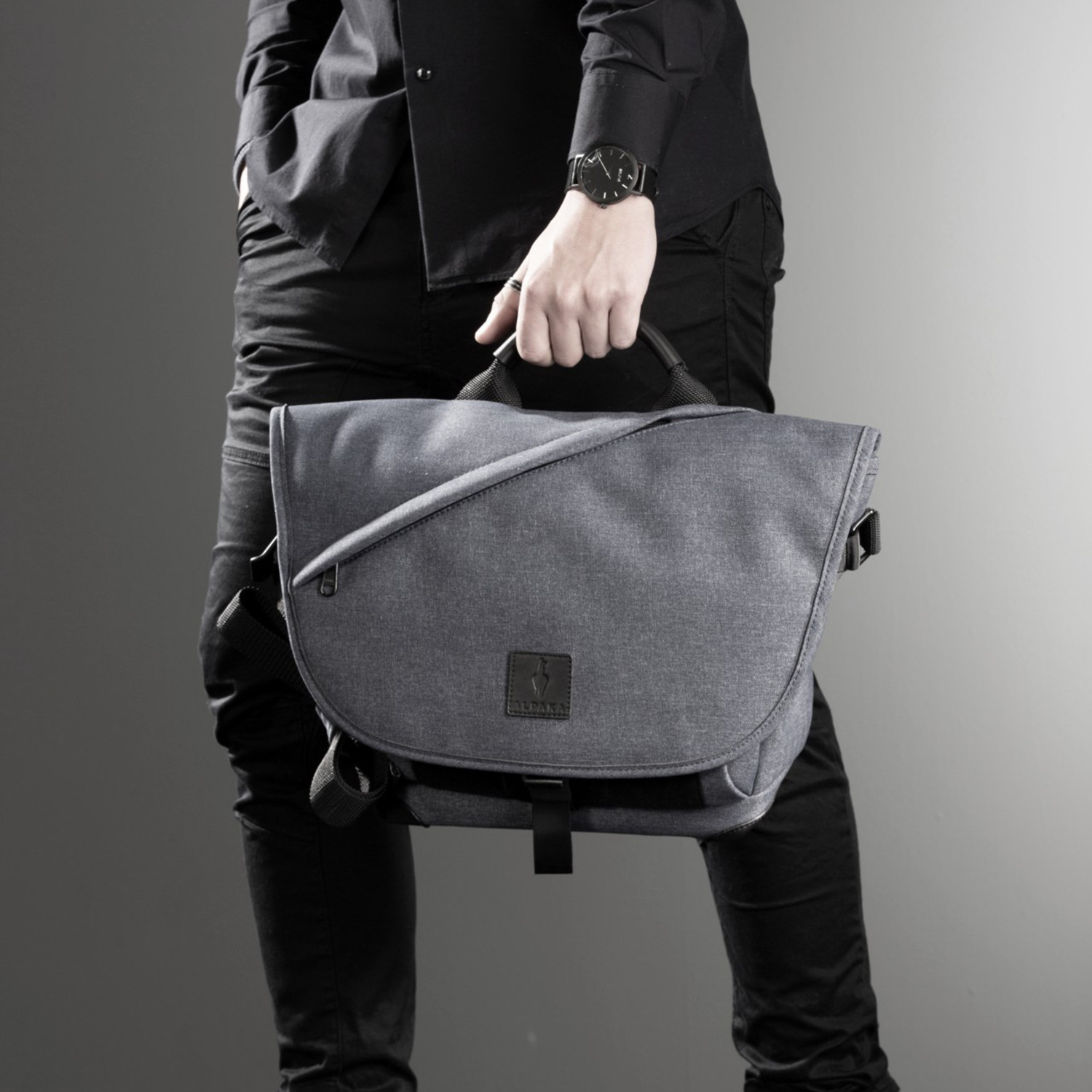 ALPAKA 7ven Mini Messenger Bag New Computers Laptops