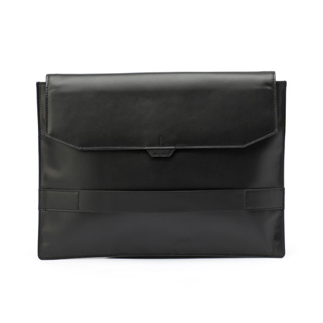 Polygon Flat Clutch // Black