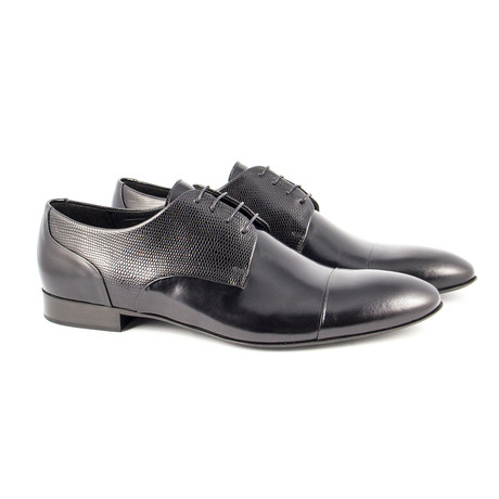 Uditore // Black (US: 7)