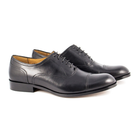 Porto // Black (US: 7)
