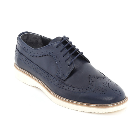 Courtney Shoe // Navy (Euro: 39)