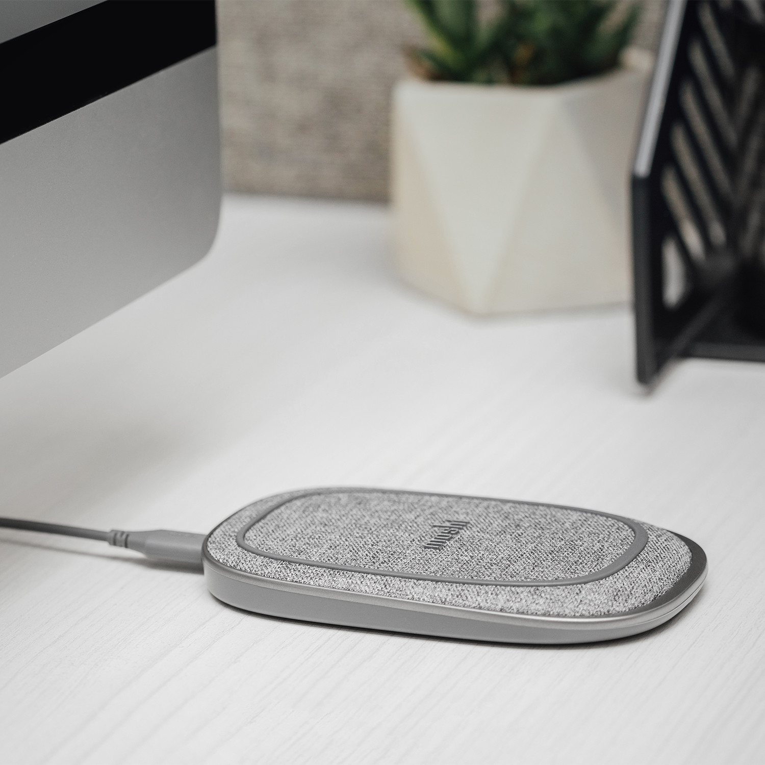 Porto Q - Moshi - Touch of Modern