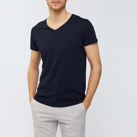 Solid V-Neck T-Shirt // Navy Blue (XS)