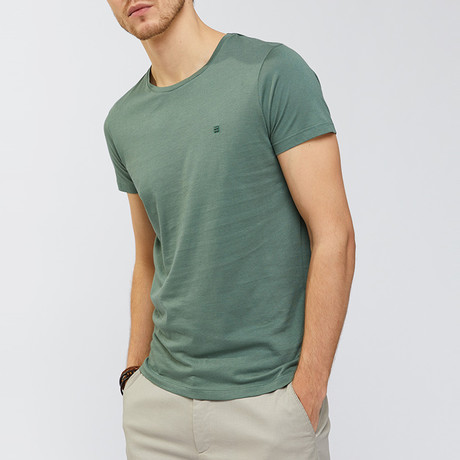 Solid Crewneck T-Shirt // Army Green (XS)