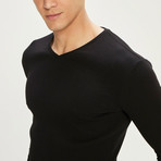 Long Sleeve V-Neck T-Shirt // Black (XL)