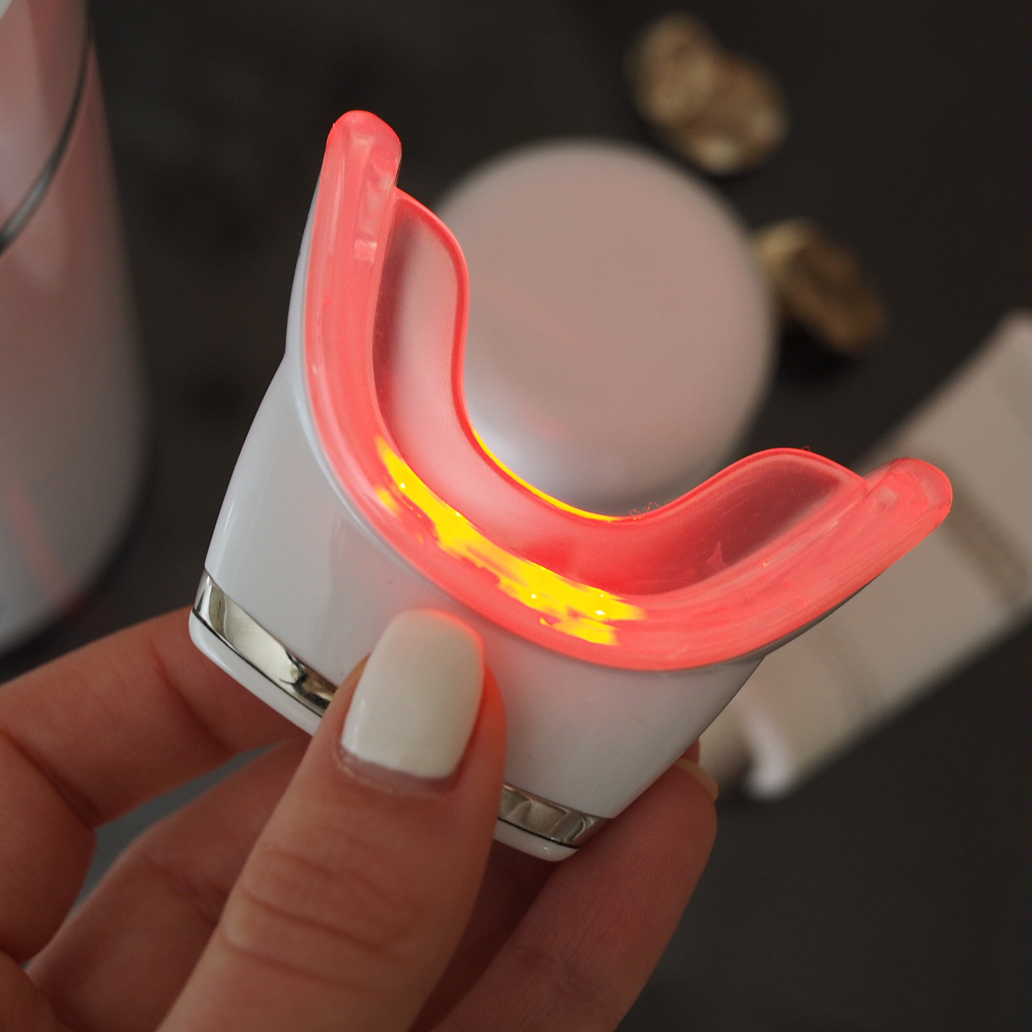 Self Sanitizing Snow Smart Teeth Whitening Dual Light Wireless 