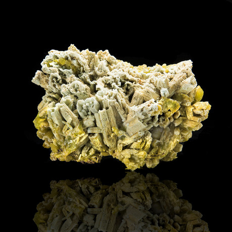 Plumbogummite after Pyromorphite // Ver. II