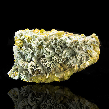 Plumbogummite after Pyromorphite // Ver. I