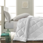 Hotel Laundry // All Season Down Alternative Comforter (Twin)