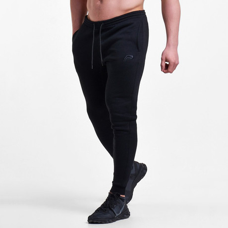 Icon Tapered Joggers // Black (S)
