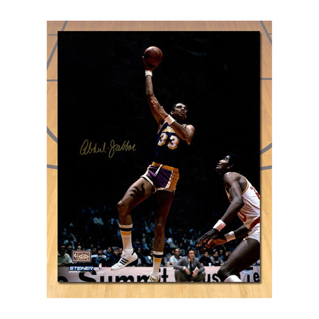 Kareem Abdul//Jabbar LA Lakers Autographed Hook Shot 16x20 Photo: Steiner COA