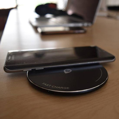 Wallor Wireless Fast Charger