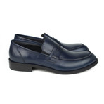 Aaron // Navy Blue (Euro: 44)