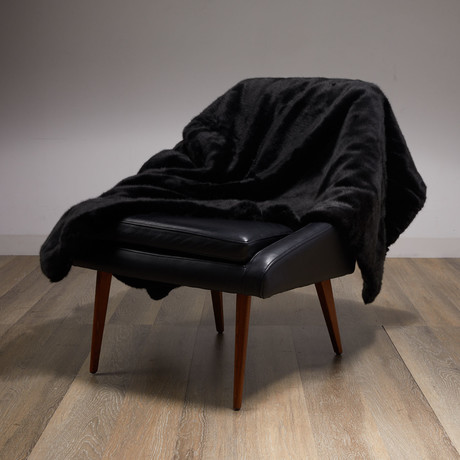 Mink Pillow (Black)