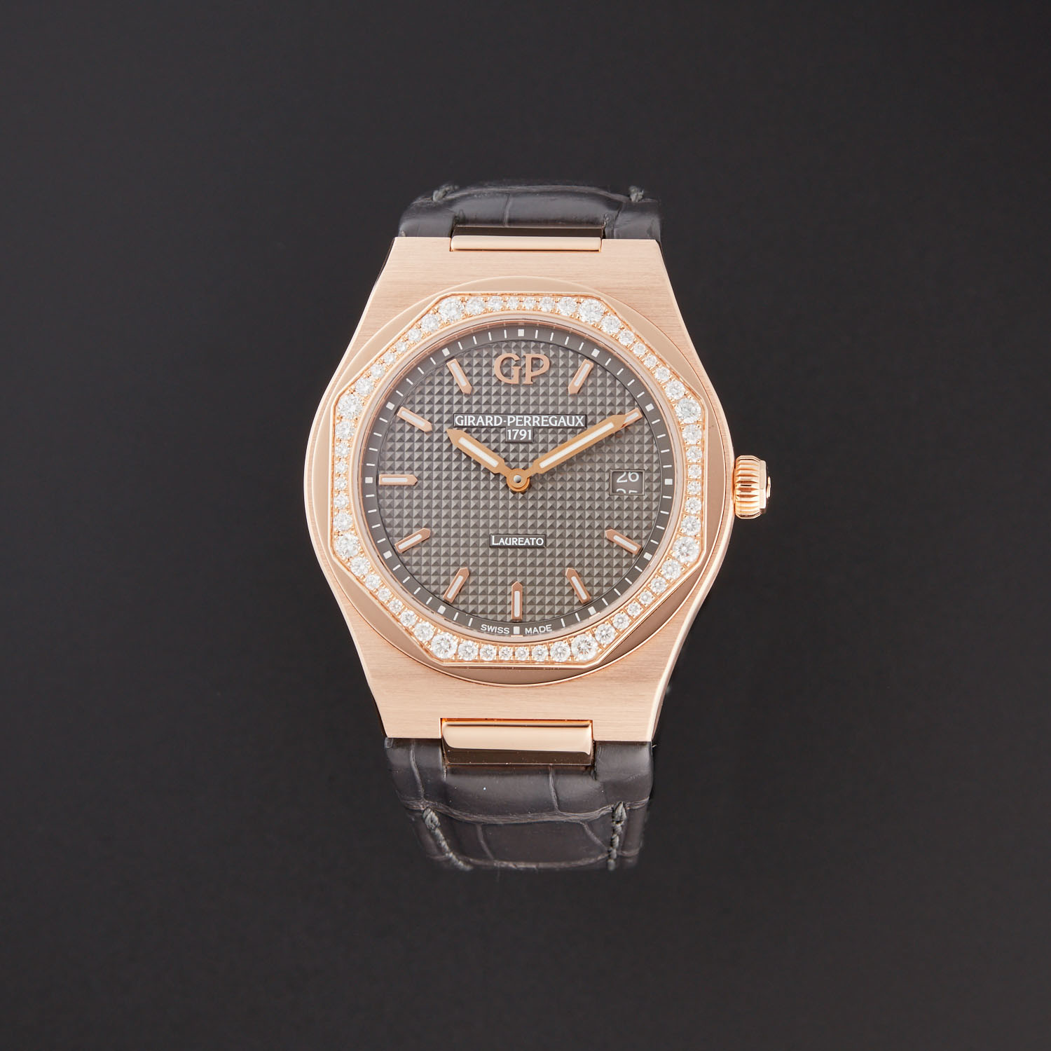 GirardPerregaux Laureato Quartz // 80189D52A232CB6A // Unworn The