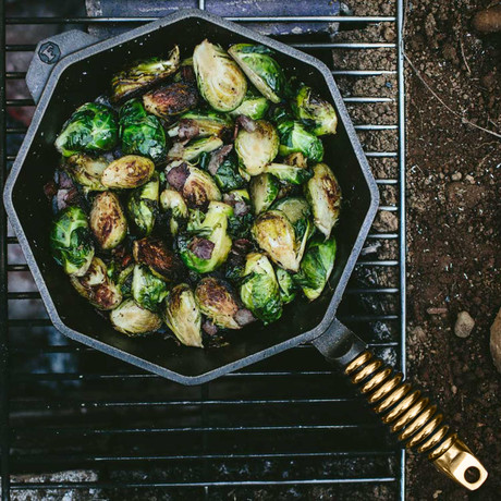 ToMo Exclusive // 10" Cast Iron Skillet + 3pc Care Kit (Without Lid)