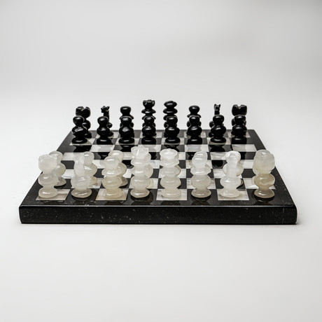 Small // Black + White Onyx Polished Chess Set