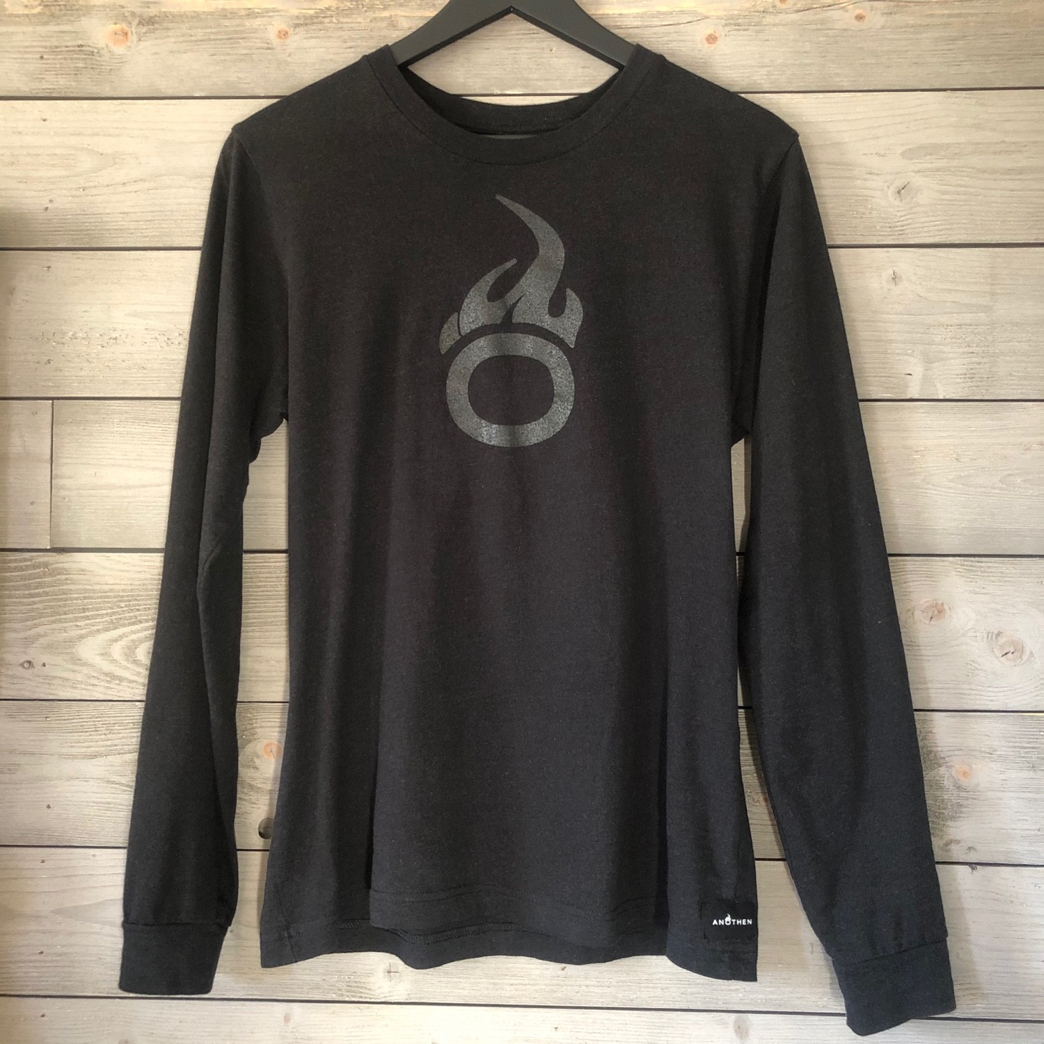 Insignia Long Sleeve T-Shirt // Heather Black (L) - Anothen - Touch of ...