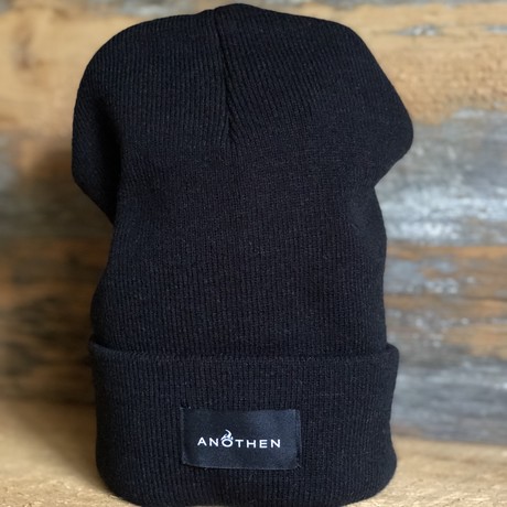 Applique Beanie // Black