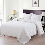 Christopher Knight Collection Crushed Stone Quilt Set // White (Twin/Twin XL)