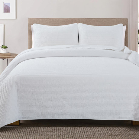 Christopher Knight Collection Ultra Soft Quilt Set // White (Twin/Twin XL)