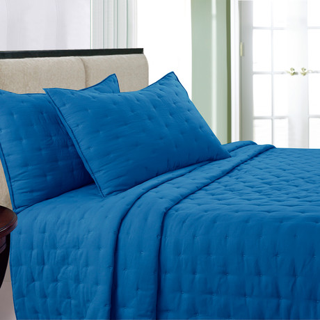 Christopher Knight Collection Stonewash Minidot Quilt Set // Blue (Twin/Twin XL)