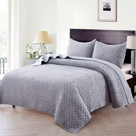Christopher Knight Collection Crushed Stone Quilt Set // Gray (Twin/Twin XL)