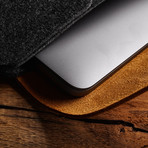 Sleeve // 15-inch MacBook Pro (Tan)