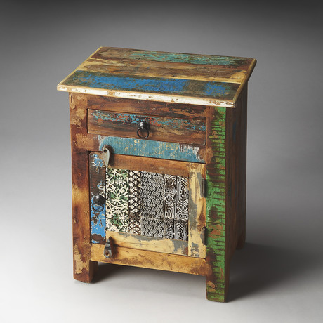 Jakarta Accent Chest