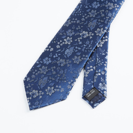 Bruno Piattelli Floral // Navy