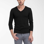 V-Neck Long Sleeve Tee // Black (M)