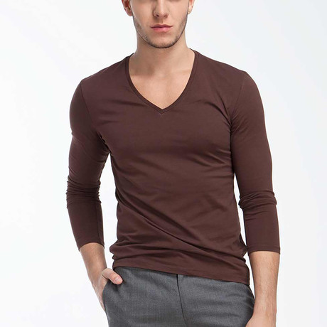 V-Neck Long Sleeve Tee // Brown (XS)