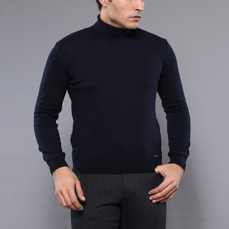 Carter Slim Fit Turtleneck Knit Sweater // Navy (S)