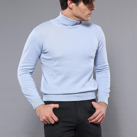 Roberto Slim Fit Turtleneck Knit Sweater // Light Blue (S)