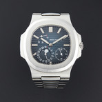 Patek Philippe Nautilus Automatic // 5712/1A // Pre-Owned