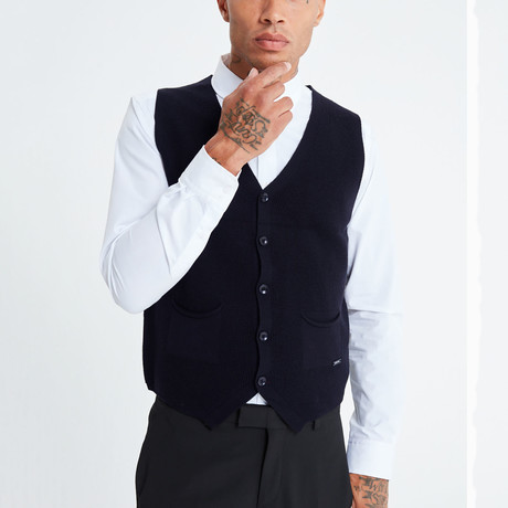 Auden Cavill // Egidio Vest // Navy (S)