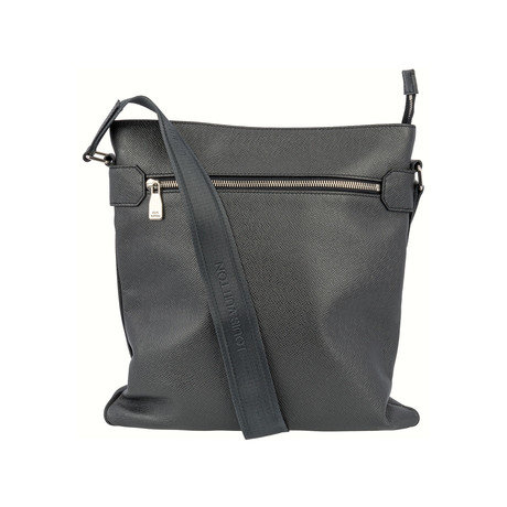 Louis Vuitton // Ardoise Taiga Leather Sasha Messenger Bag // Black // Pre-Owned