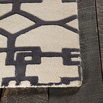 Davel Hand-tufted Contemporary Rug (5' x 7')