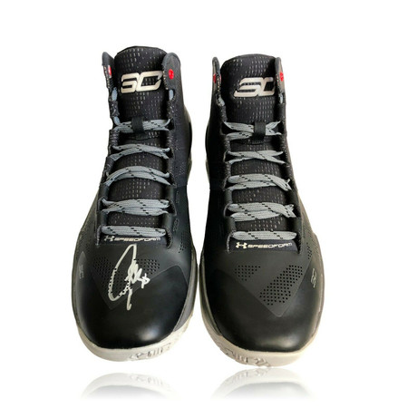 Stephen Curry // Signed Under Armour Model Shoes