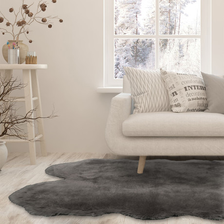 Faux Sheepskin // Animal Shaped // Gray Rug (2'W x 3'L)