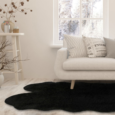 Faux Sheepskin // Animal Shaped // Black Rug (2'W x 3'L)