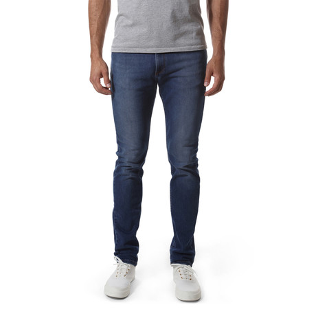 Oliver Skinny // Light/Medium Blue (28WX32L)