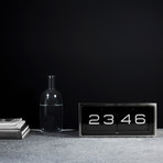 Brick Flip Clock (Black + Black)