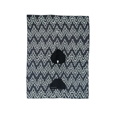 Cocora Poncho Towel // Black