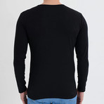 Amazon V-Neck Long Sleeve T-Shirt // Black (M)