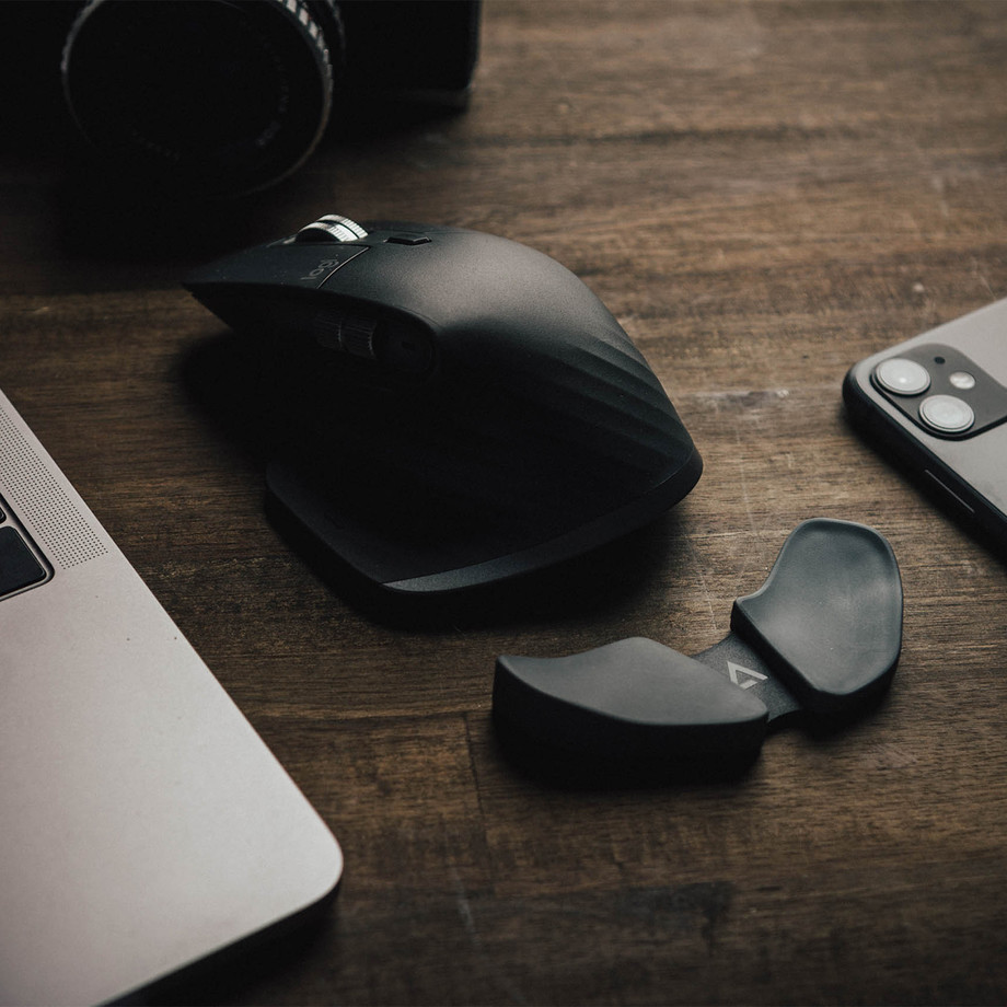 Deltahub The Ergonomic Wrist Rest Touch of Modern