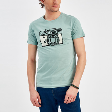 Camera T-Shirt // Apple (S)