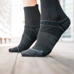 Strideline // Mid-Length Socks // Black // Set of 3